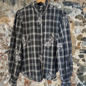 Camicia a quadri e fiori