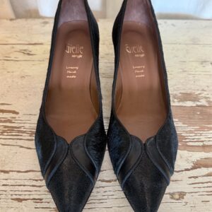 Décolleté cavallino e cosmos nero