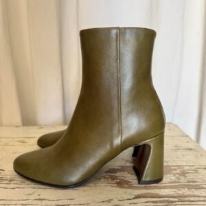 Stivaletti oliva tacco design